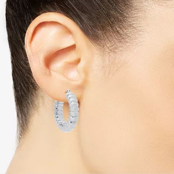 🎁ON 34TH Small Croissant-Textured Hoop Earrings, 1.06", Created for Macy's - Picture 2 of 4
